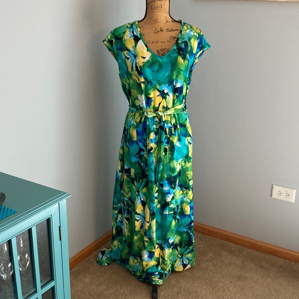 Avenue NWOT Blue Green Yellow Floral Maxi Dress Women Size 26/28